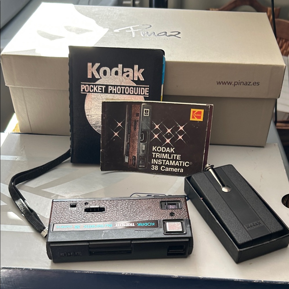 Kodak Trilite Instamatic 38 Camera - Black and Brown